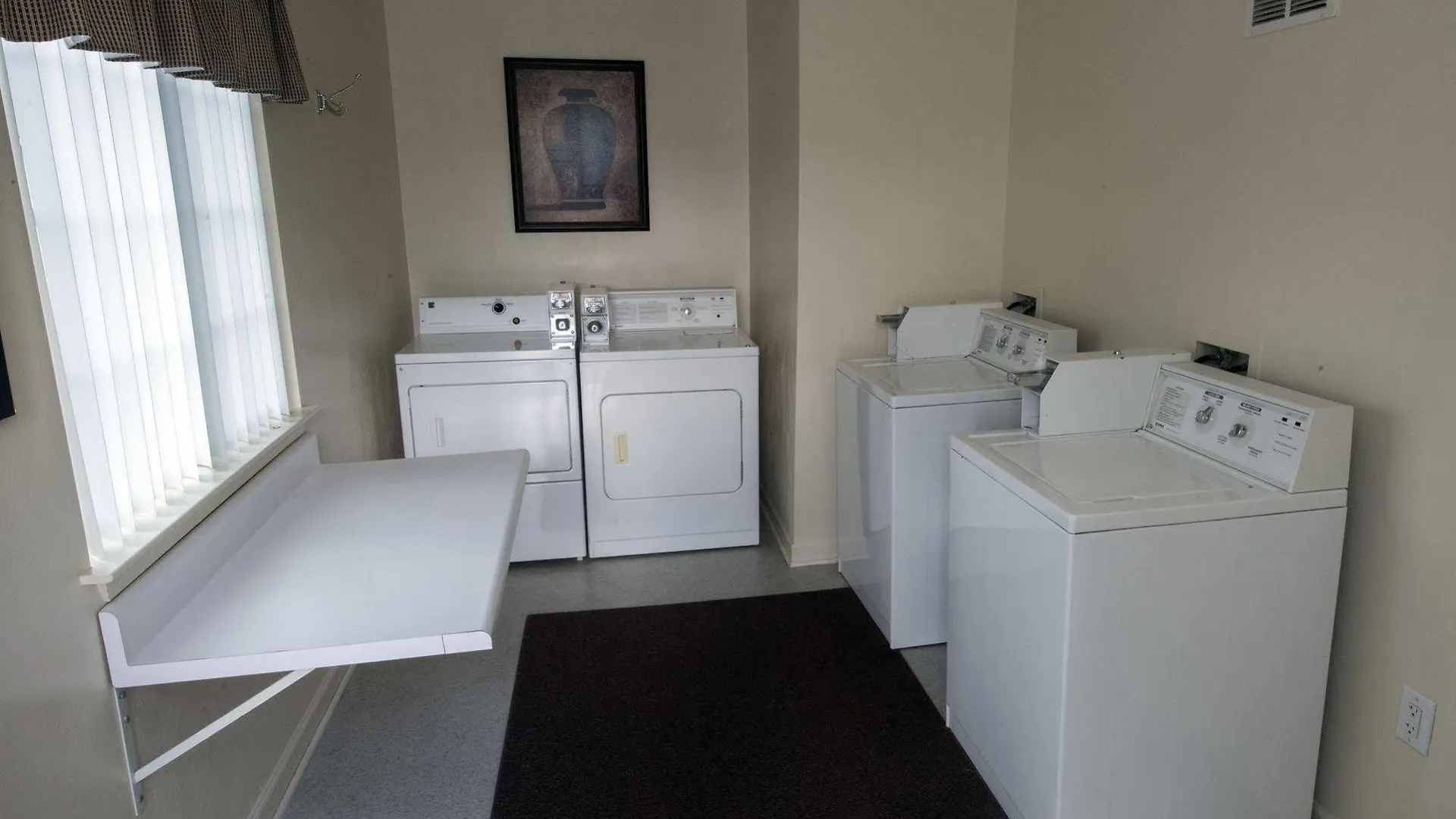 Affordable Suites Concord Hotel